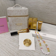 Chanel beauty贈品燙金絨絲質(白金色) 方形化妝袋 7件套裝套裝💛 (專櫃正品正貨)